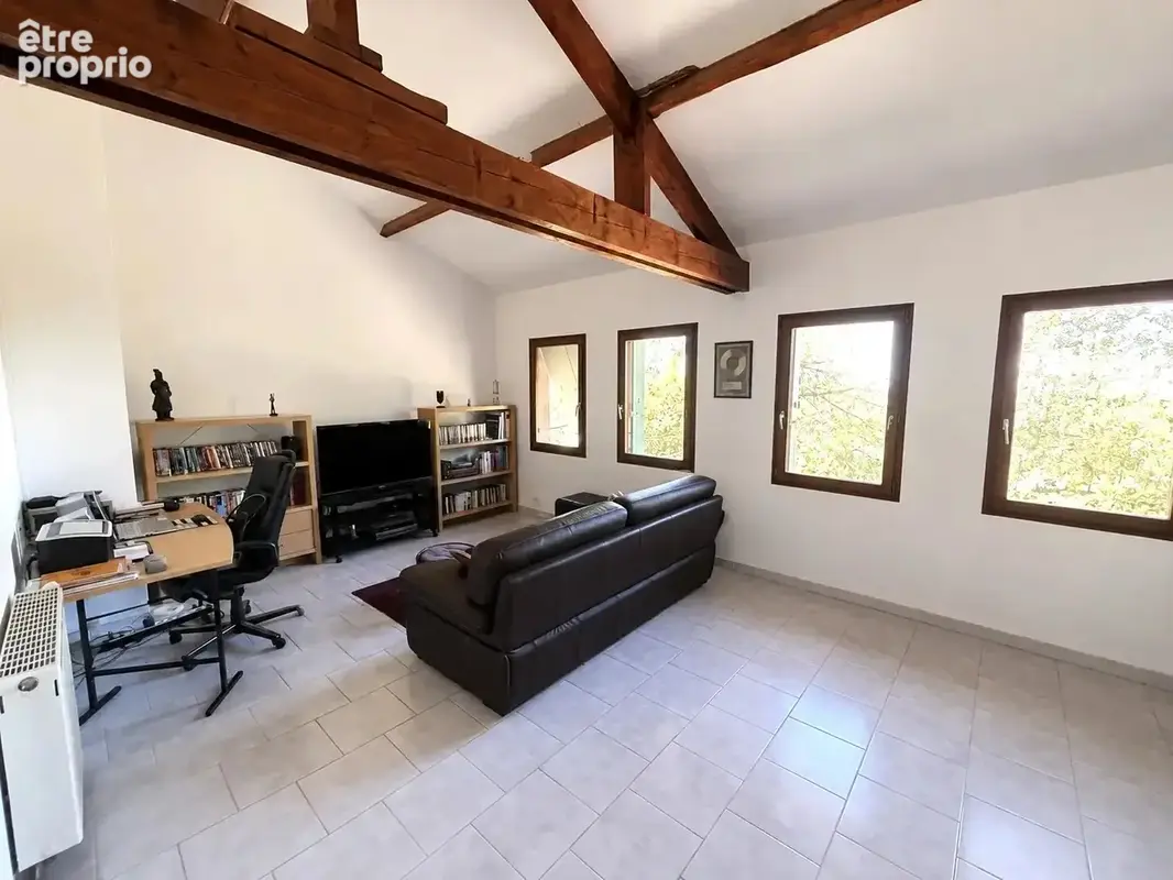 Gardanne maison familiale de 218 m2 au calme sur 3535 m3 de terrain - photo 13