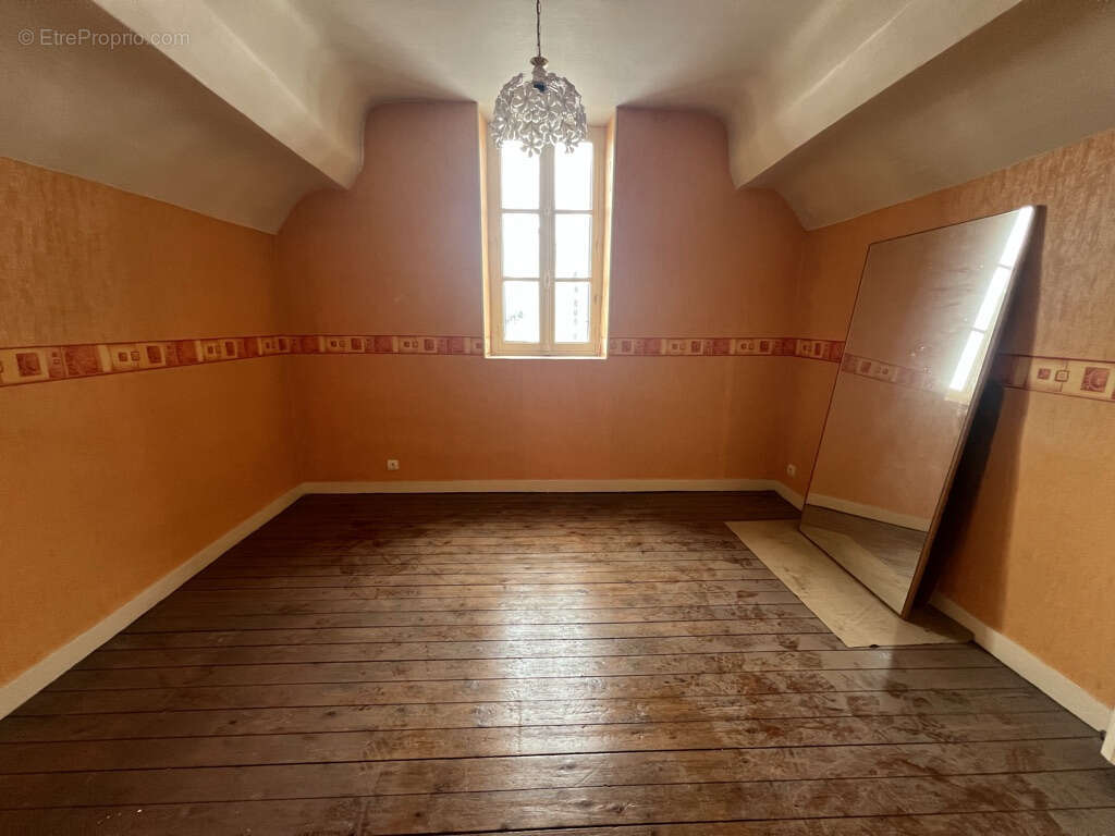 Maison à COSNE-COURS-SUR-LOIRE