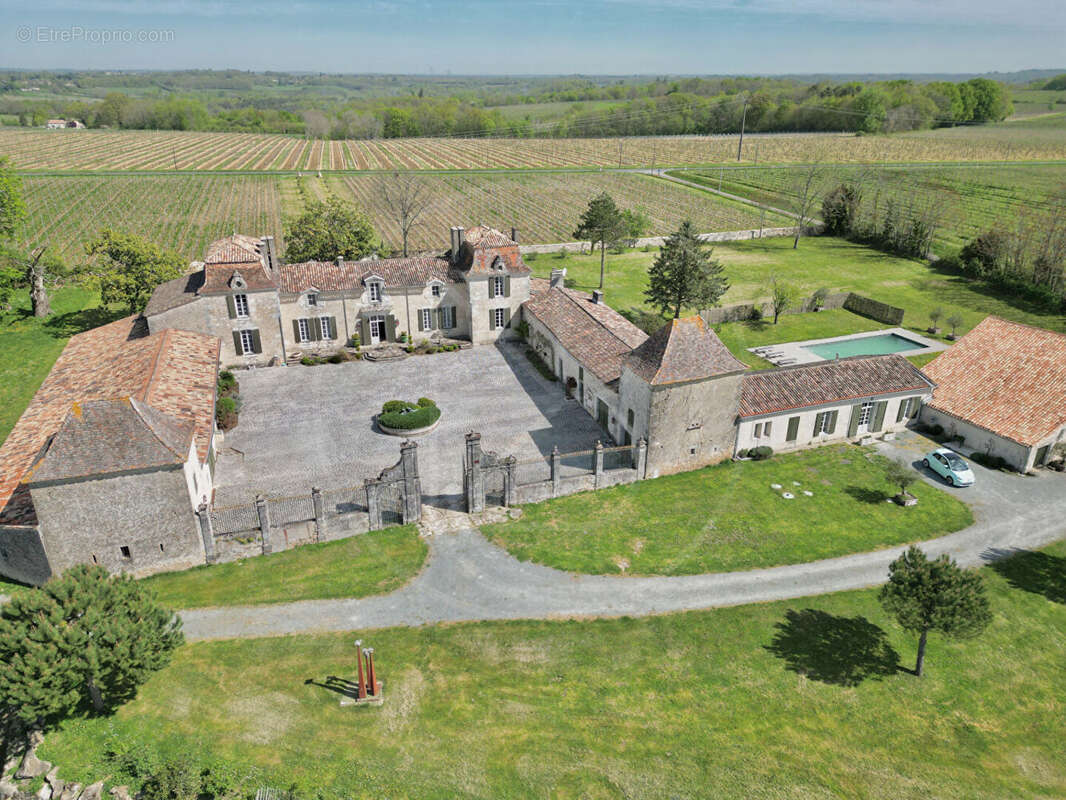 Maison à LAMOTHE-MONTRAVEL