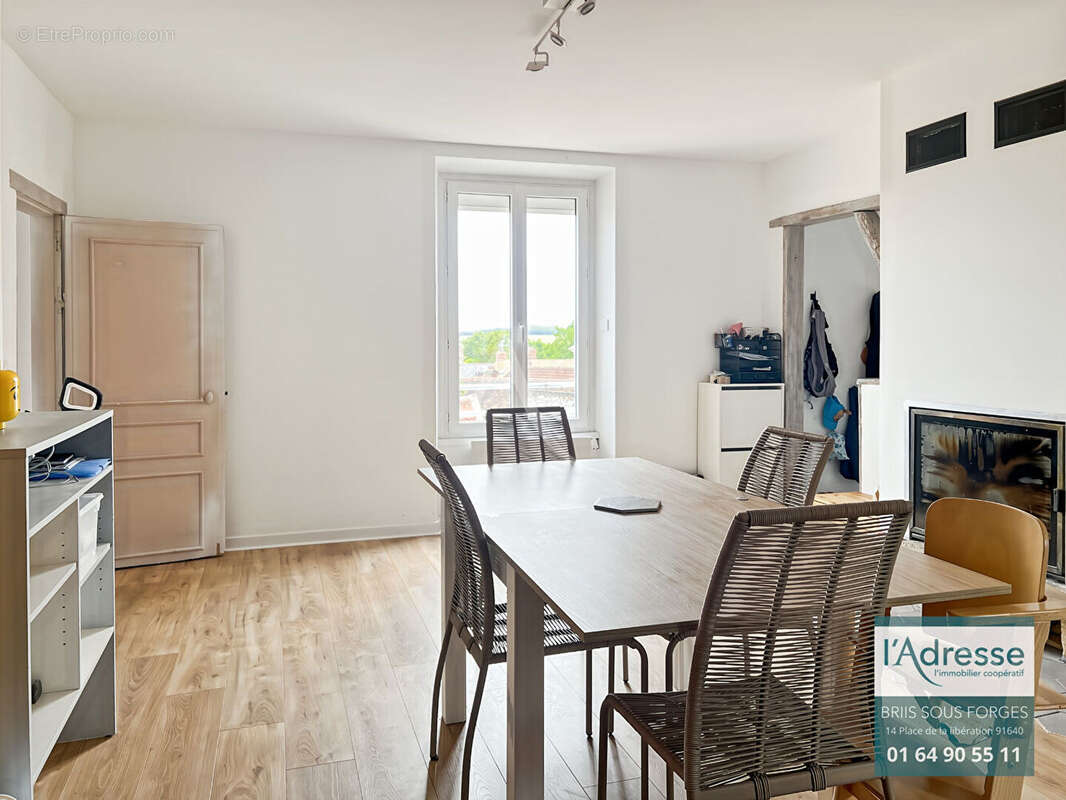 Appartement à BRIIS-SOUS-FORGES