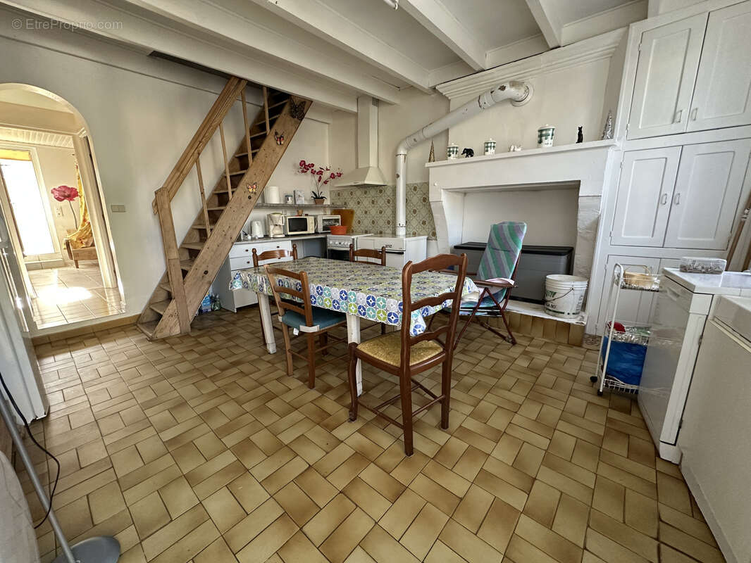 Maison à LA ROCHE-CHALAIS