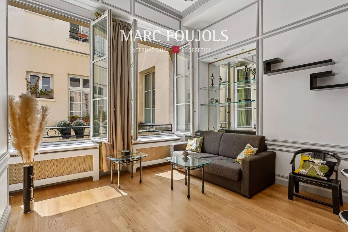 Appartement à PARIS-3E