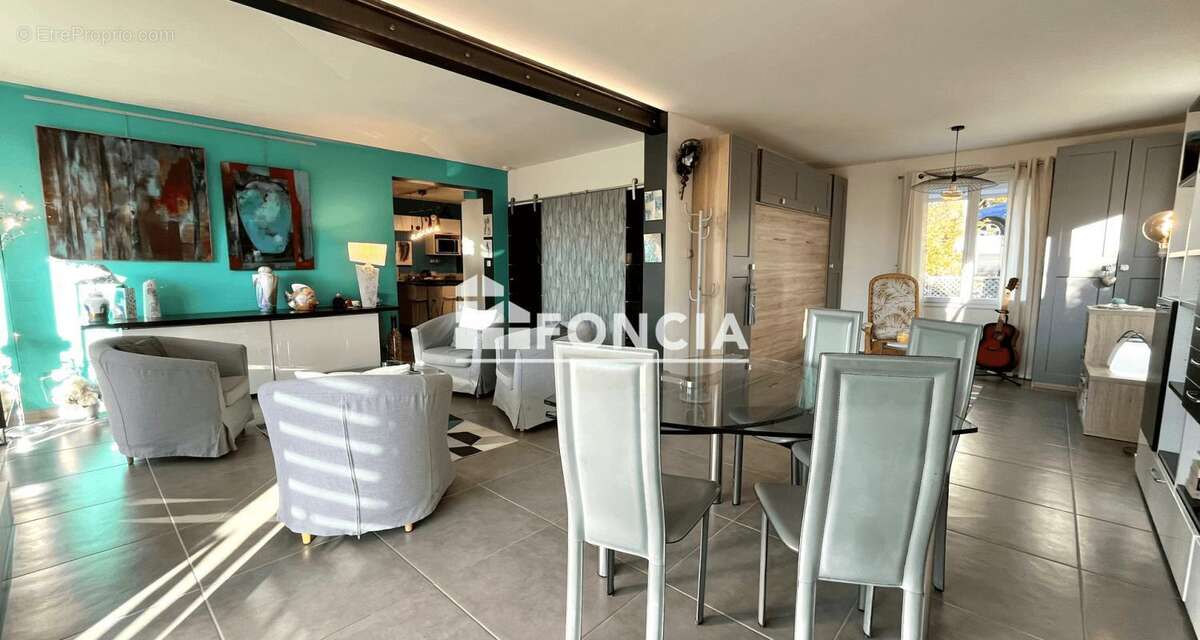 Appartement à SIX-FOURS-LES-PLAGES