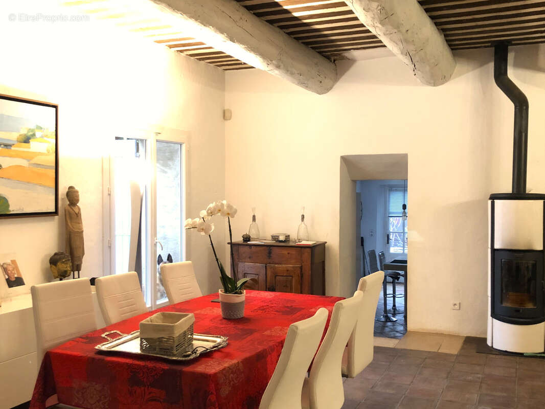 Maison à L'ISLE-SUR-LA-SORGUE