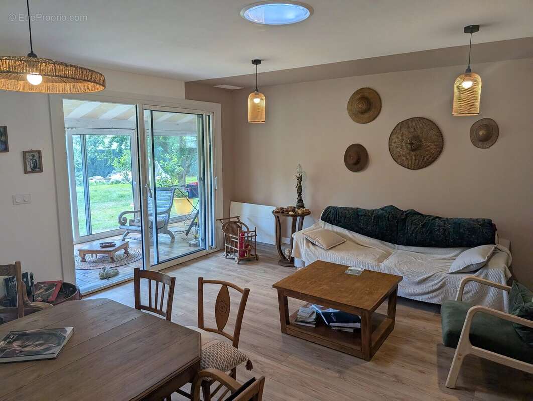 Maison de plain-pied dans un village au bord d'une rivière - photo 4