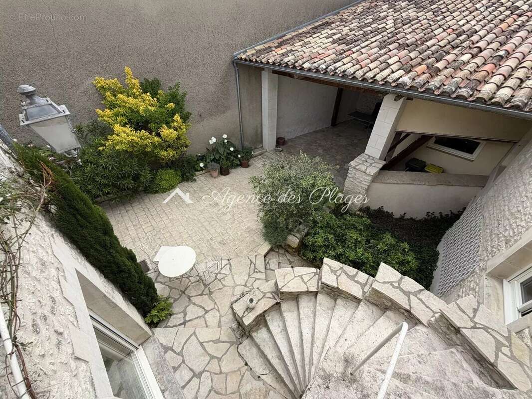 Maison à MESCHERS-SUR-GIRONDE
