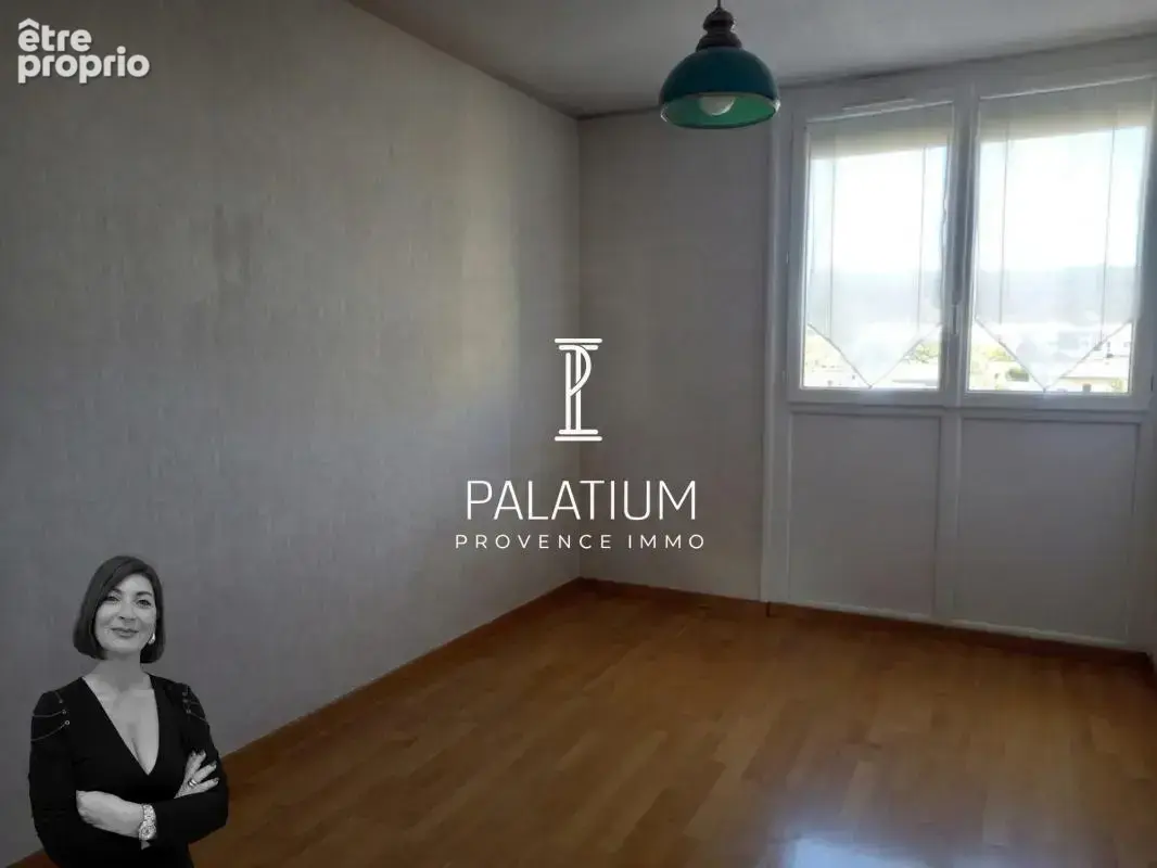 Appartement T4 lumineux à SALON DE PCE - photo 6