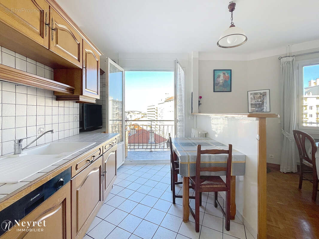 Appartement à SAINT-ETIENNE