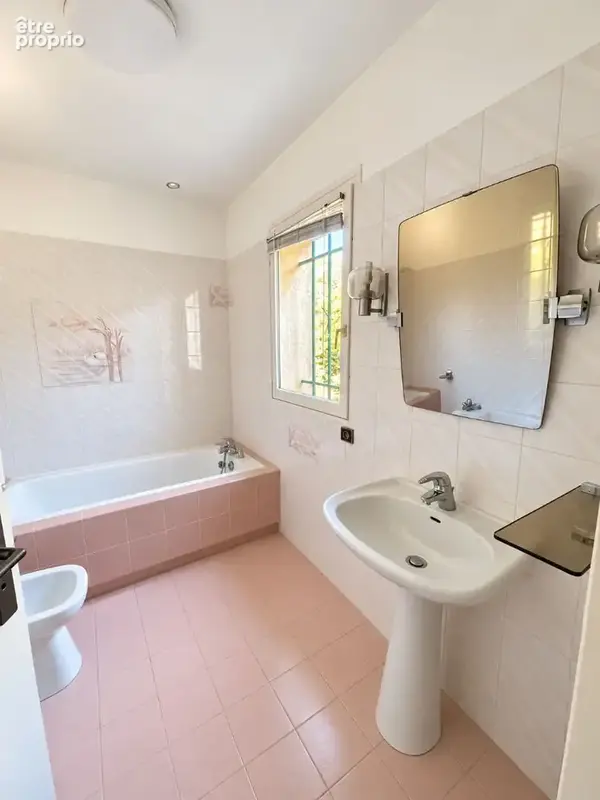 Vauvenargues 170m² sur 4000m² - photo 3