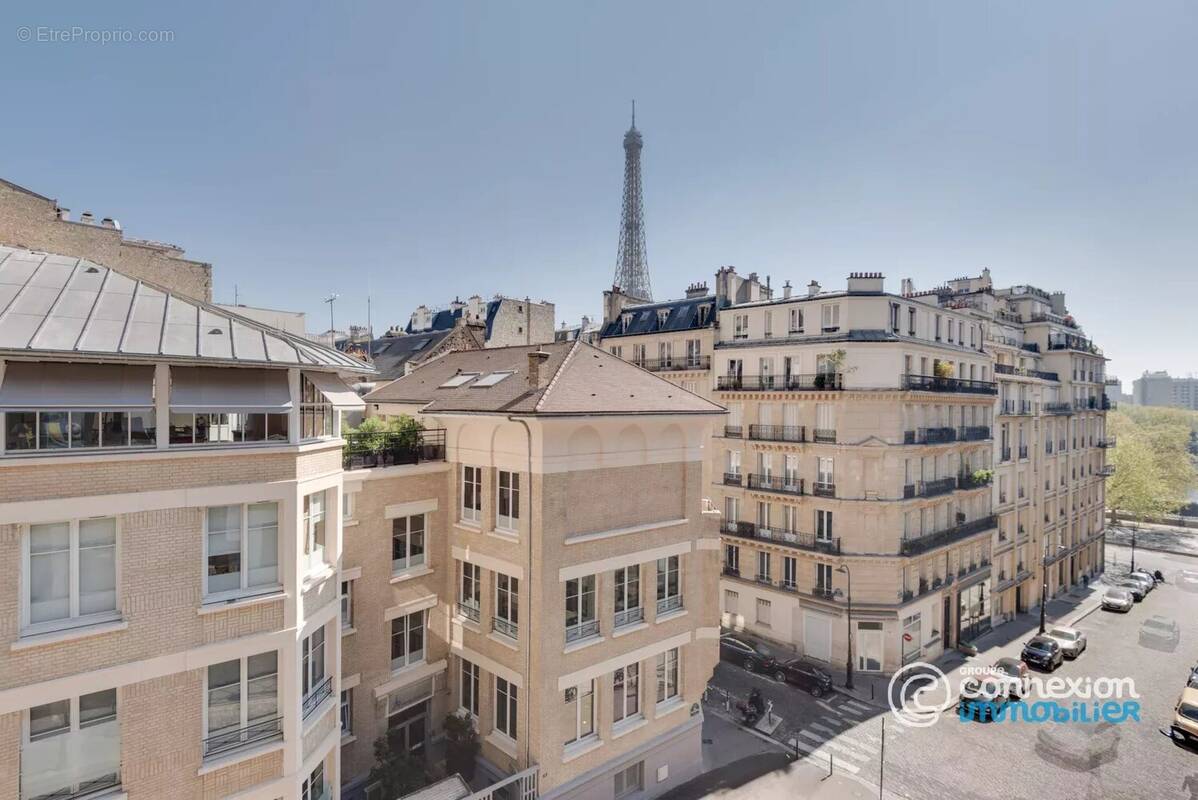 Appartement à PARIS-16E