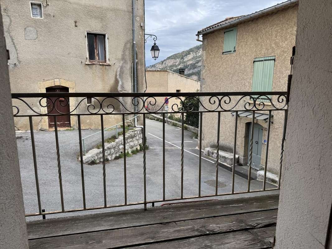 Appartement à SAINT-JULIEN-DU-VERDON