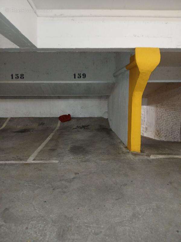 À VENDRE - Places de parking sécurisées -Vente à l'unité ou en lot - photo 4