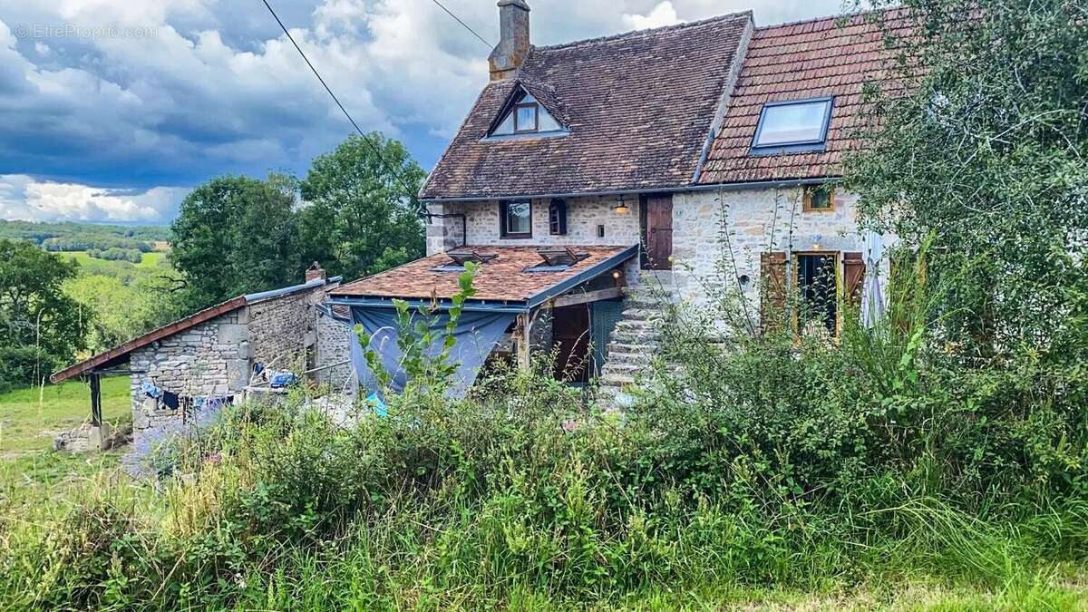 Maison à SAINT-SILVAIN-SOUS-TOULX