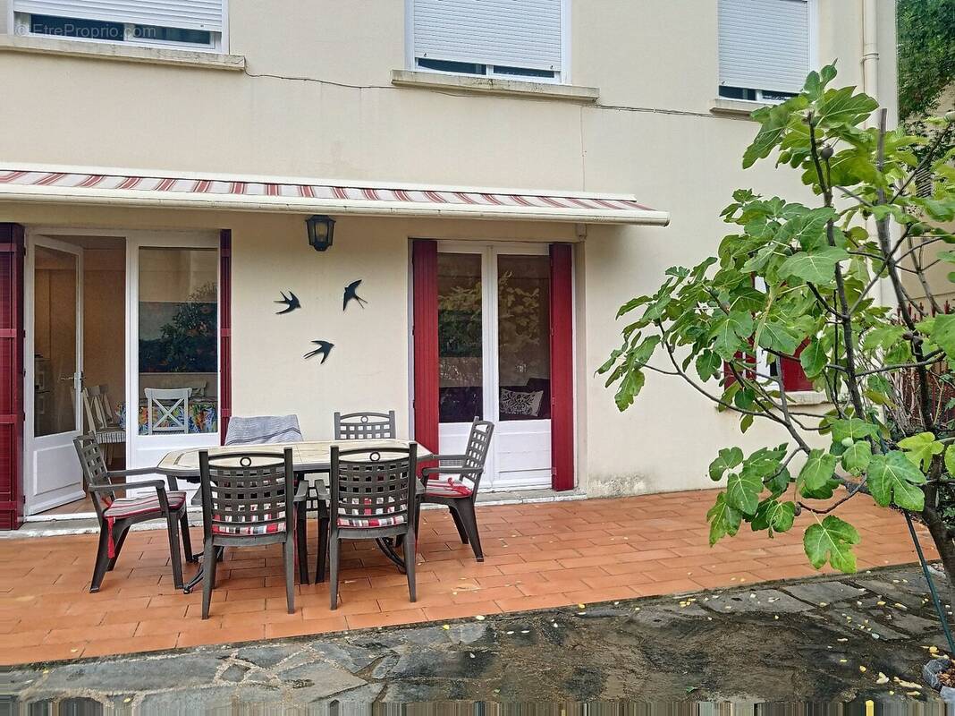 Appartement à LAMALOU-LES-BAINS