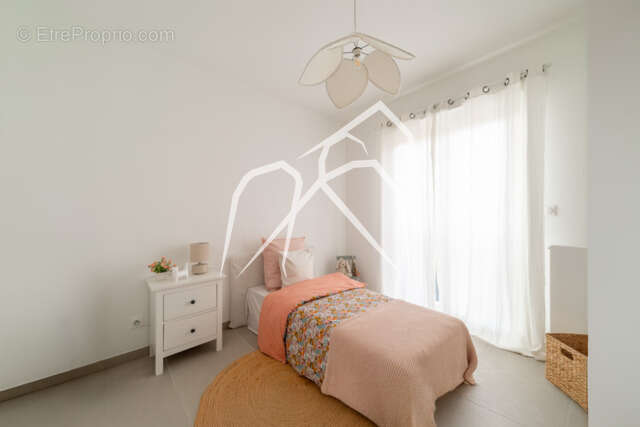 Appartement  4 pièces  Montpellier ECO-QUARTIER EAI / Parc Montcalm  99m² - photo 2