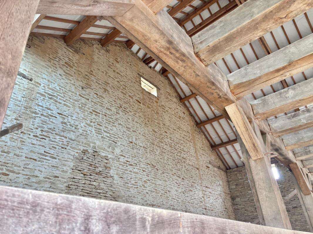 À Vendre – Dijon Nord, PICHANGES , Grange de caractère à réinventer - photo 2