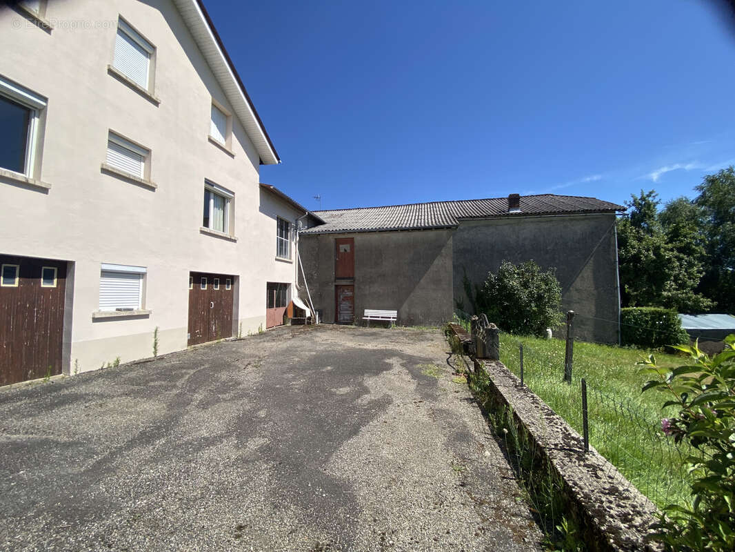 Maison à LATRONQUIERE