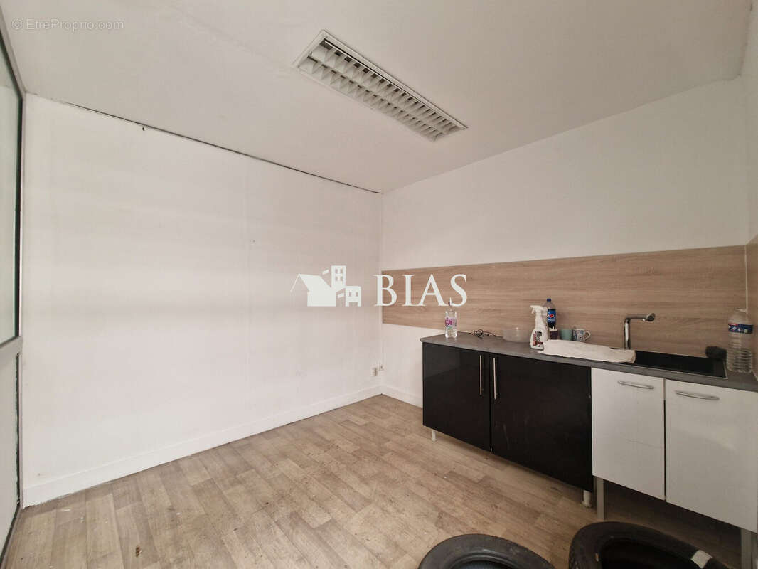 Commerce 403 m² à Brionne  - photo 5
