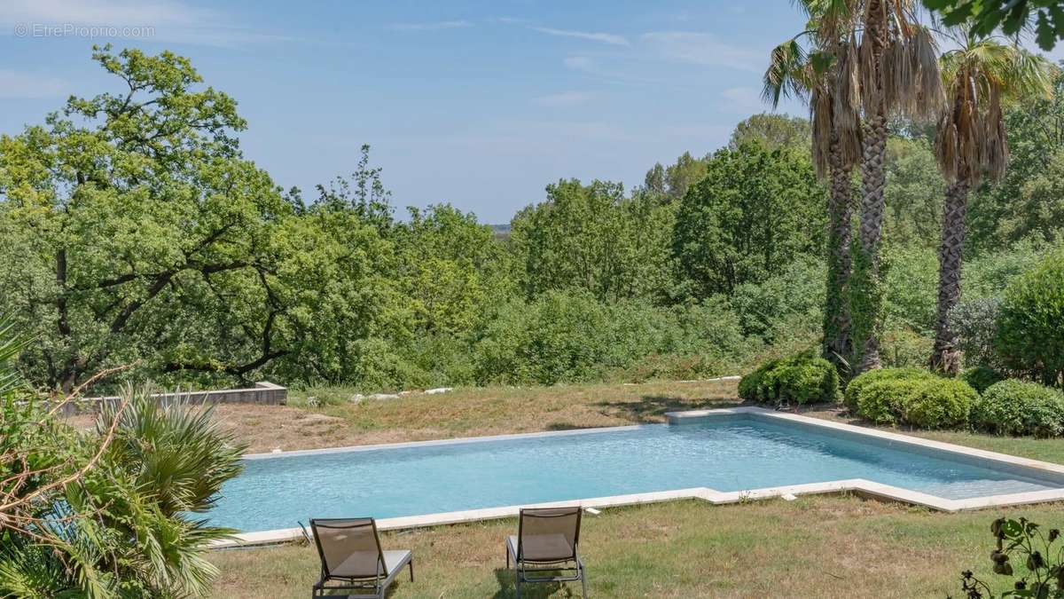 Maison à ROQUEFORT-LES-PINS