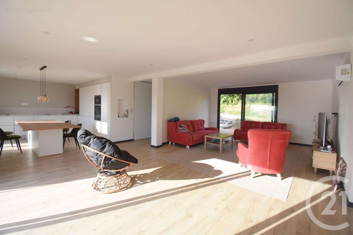 Maison 131 m² à Abrest  - photo 2