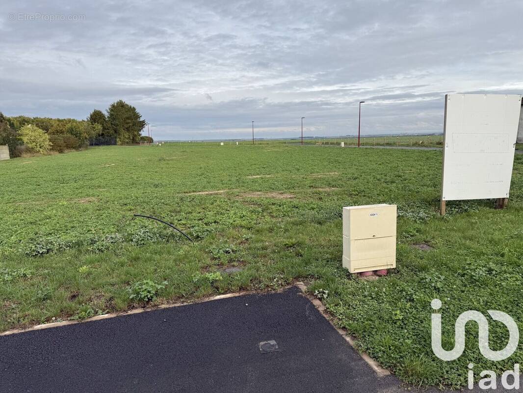 Photo 1 - Terrain à CAUROY