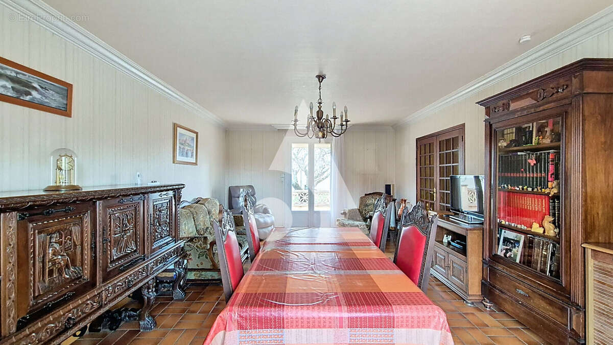 Maison à SAINT-JUERY