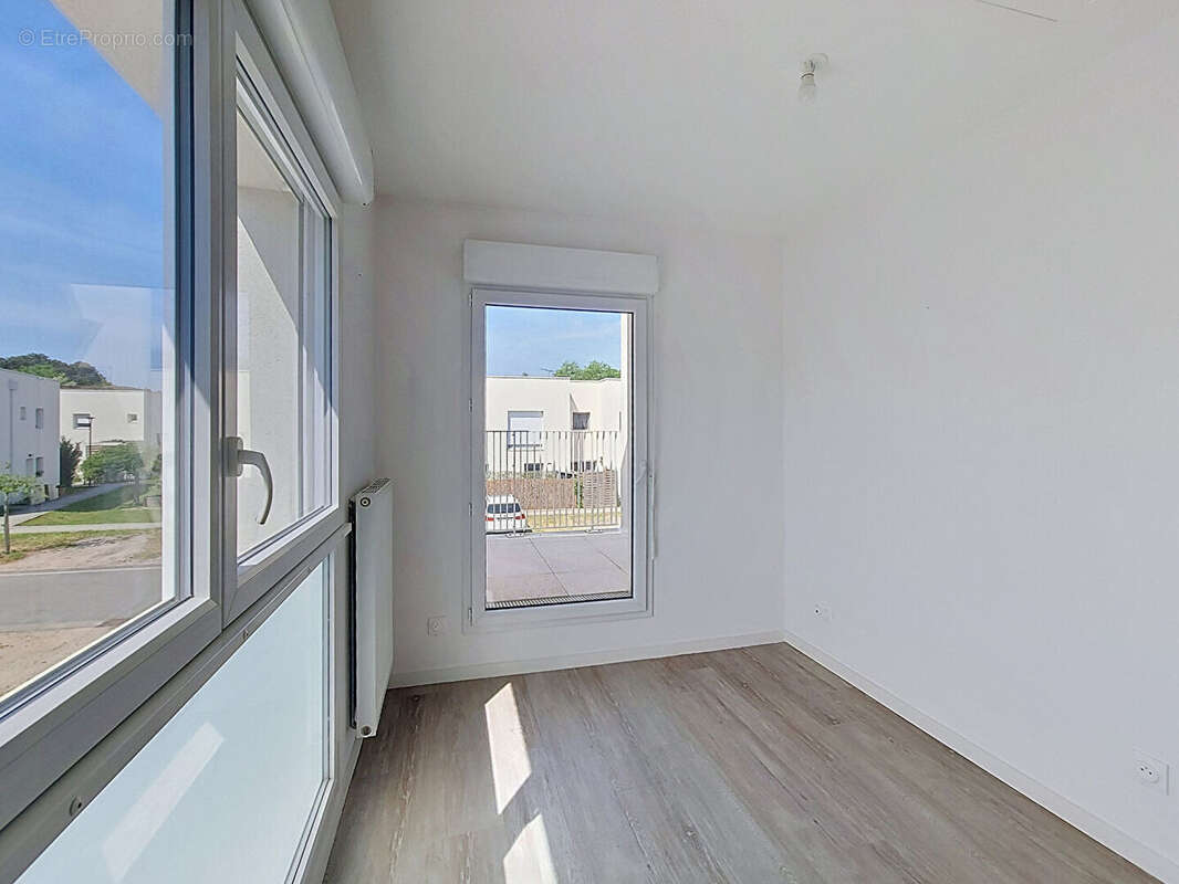 Appartement à PAREMPUYRE