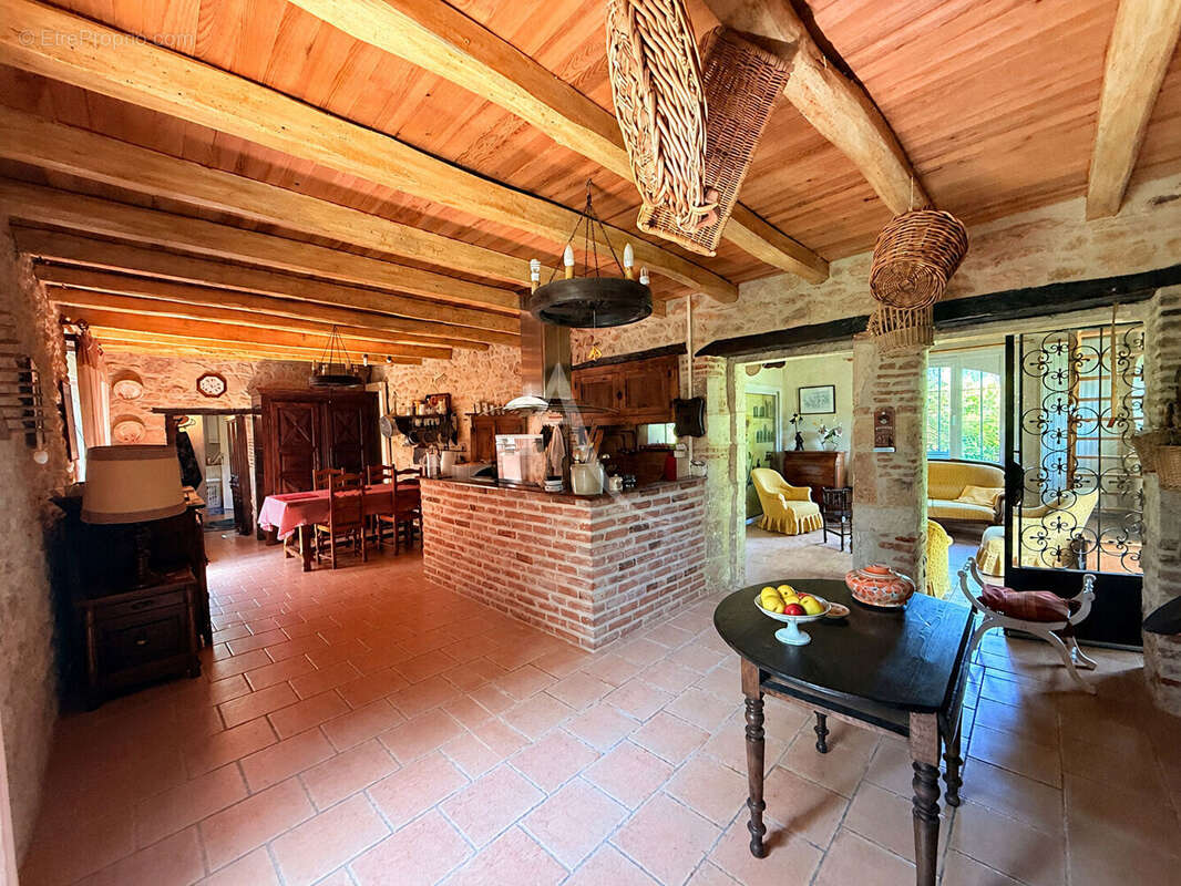 Maison en pierre avec grange et piscine - photo 6