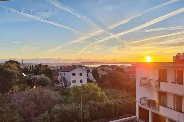 Appartement à VALLAURIS