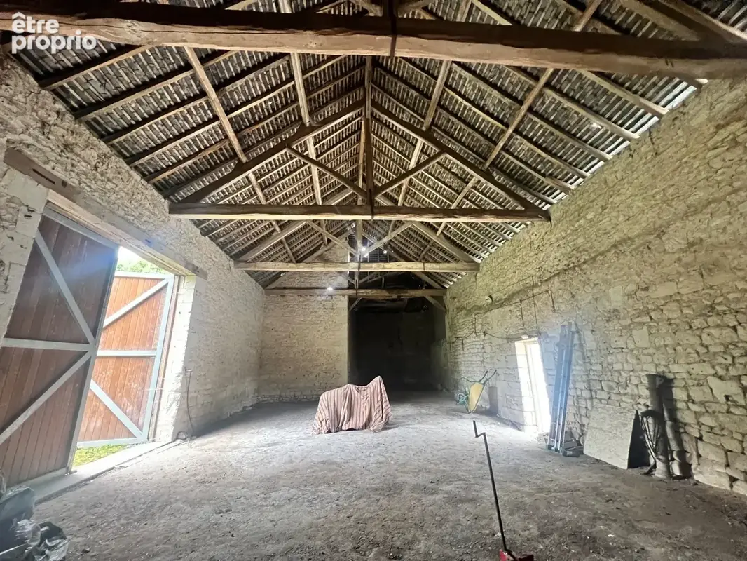 Maison de Maître + Piscine + Grange de 100 m²  7 000 m² de terrain  Sans voisinage - photo 10