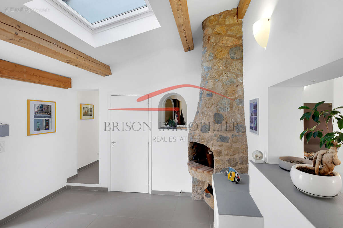 Maison à ROQUEFORT-LES-PINS