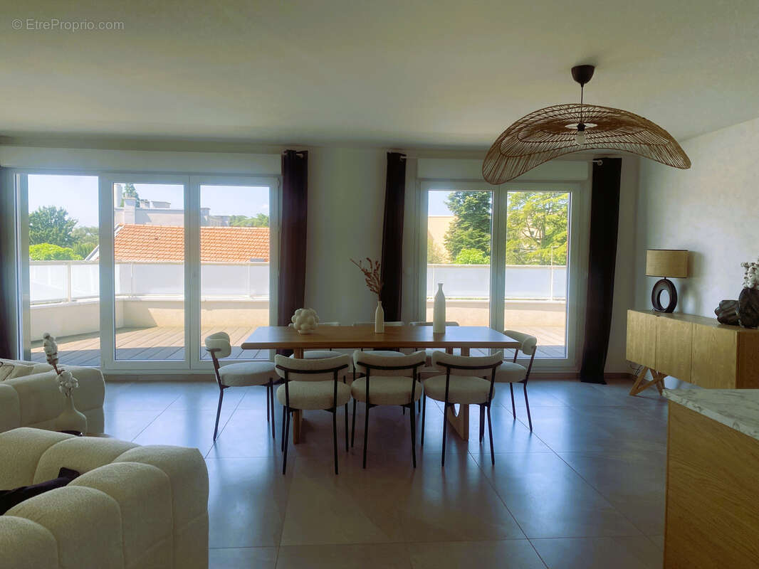 Appartement à CHAMPAGNE-AU-MONT-D'OR