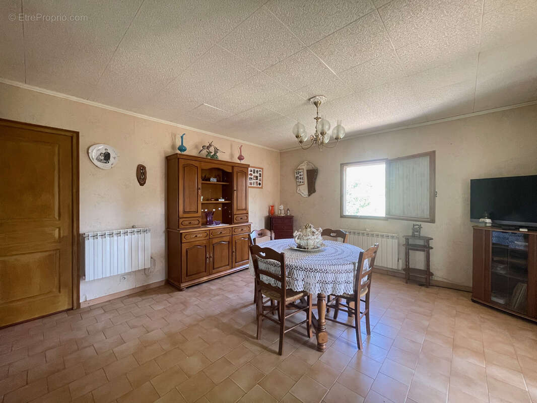 Maison à MONTAGNAC-MONTPEZAT