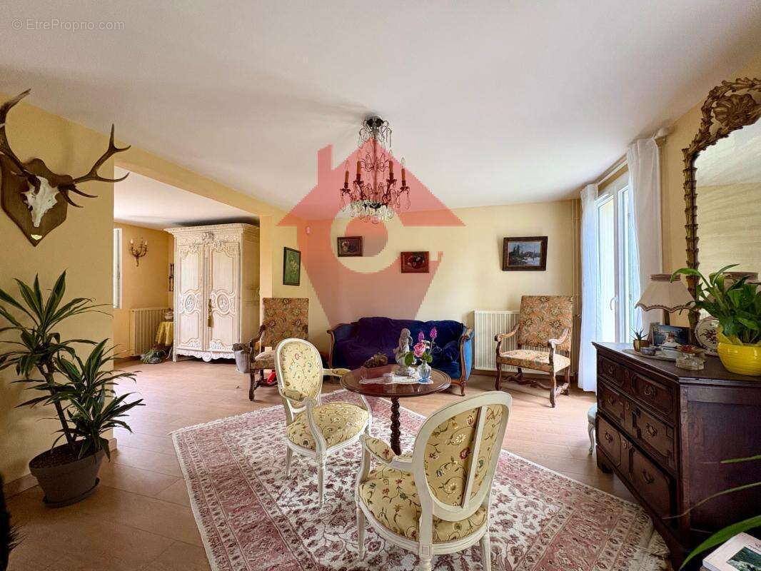 Maison à MAREIL-SUR-MAULDRE
