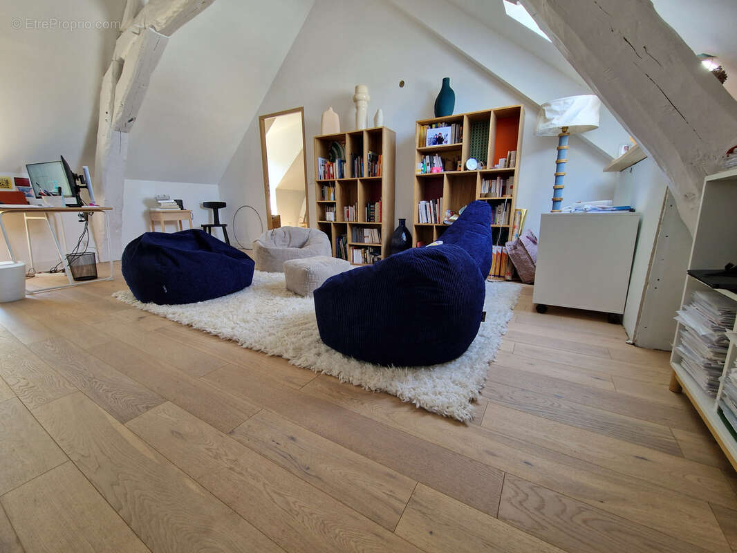 Maison à LA CHAPELLE-SAINT-MESMIN