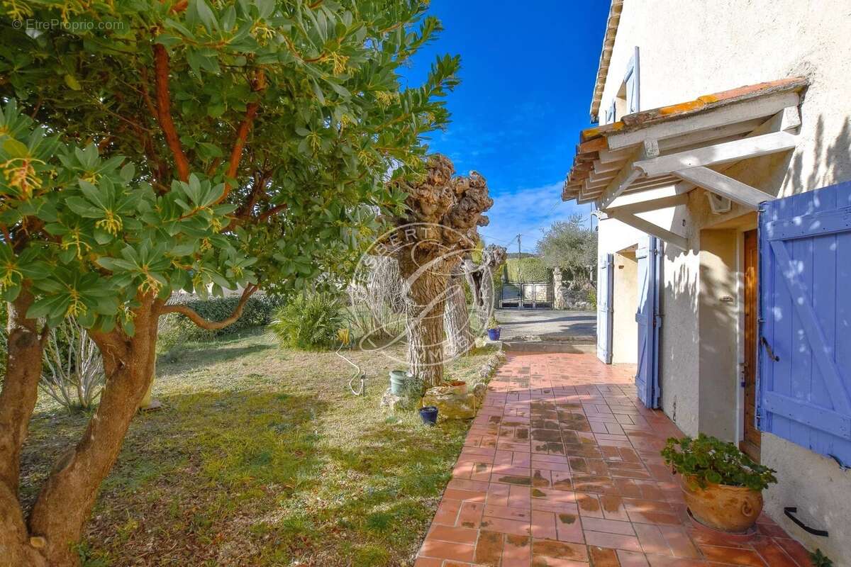 Maison à LORGUES