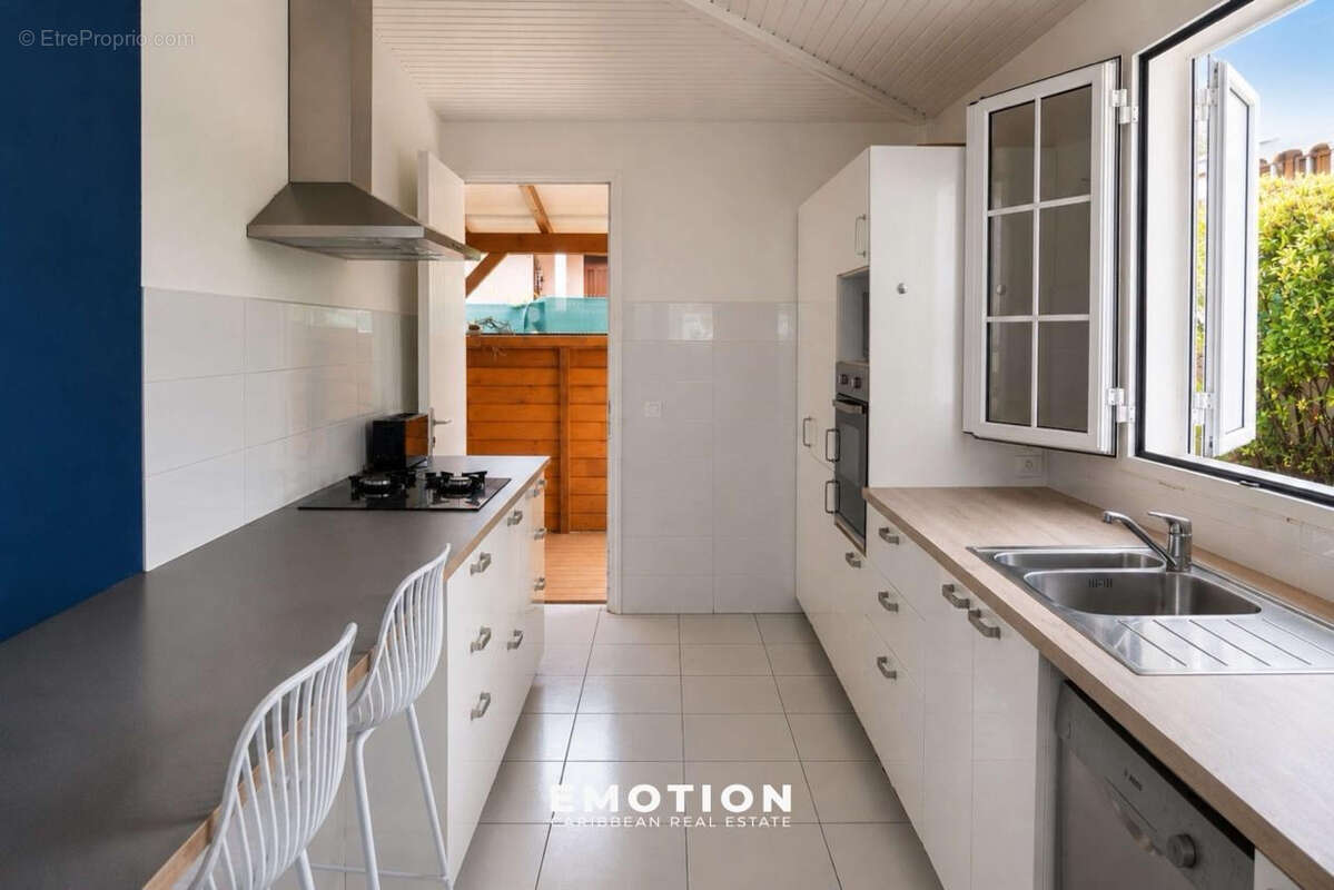 Villa T4 - 105 m2 + appartement T2 indépendant - 46m2 Petit-Bourg, Guadeloupe Le Cabinet EMOTION - photo 4
