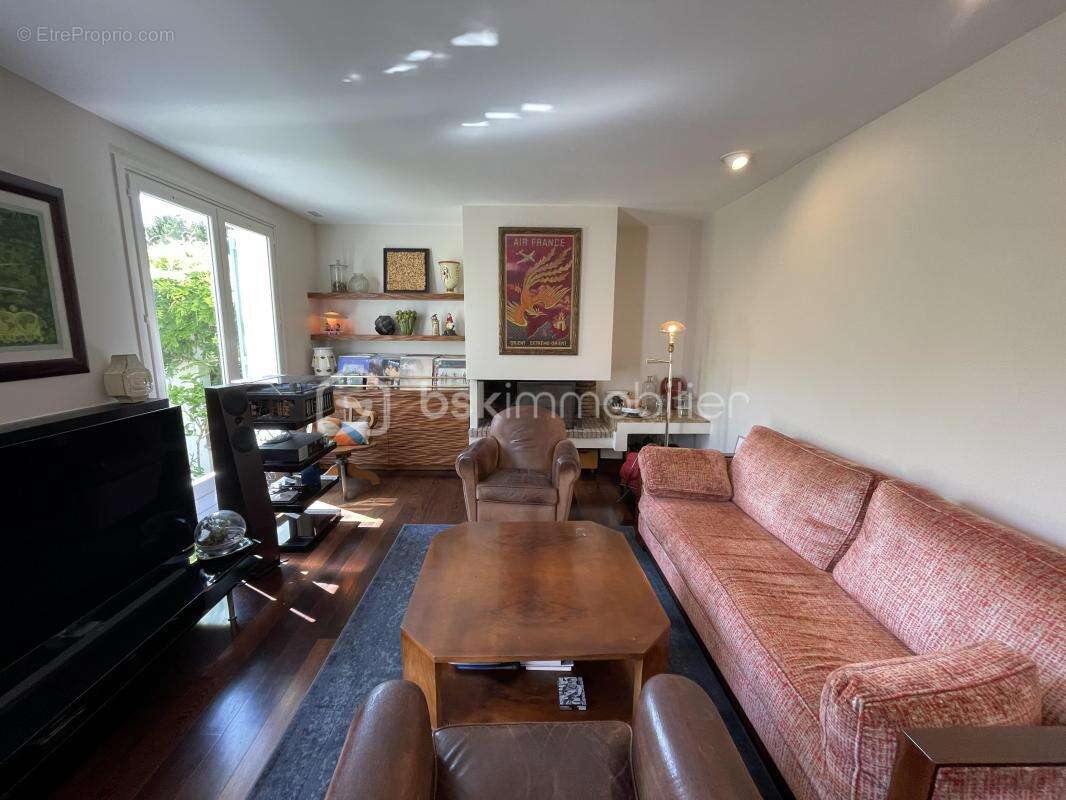 Maison rénovée Années 30 - JOINVILLE LE PONT - 131m² - 3 chambres - photo 5