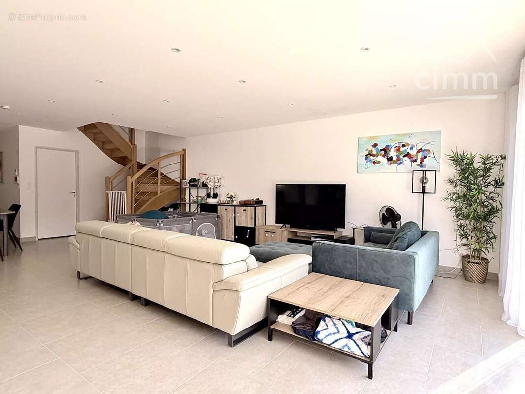 Maison contemporaine de 2022 avec piscine – Saint-Gervais-la-Forêt - photo 5