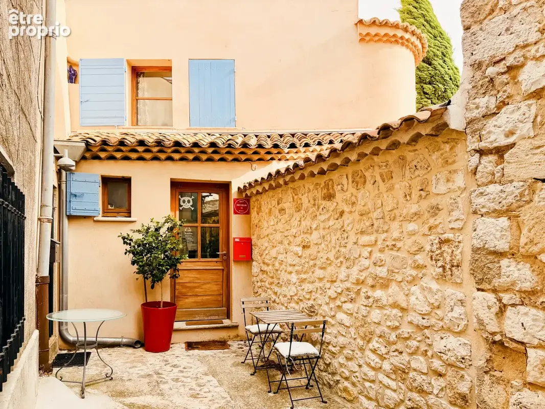 Maison à VENTABREN
