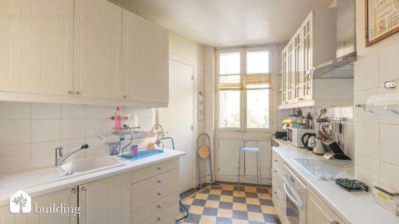 Appartement à PARIS-17E