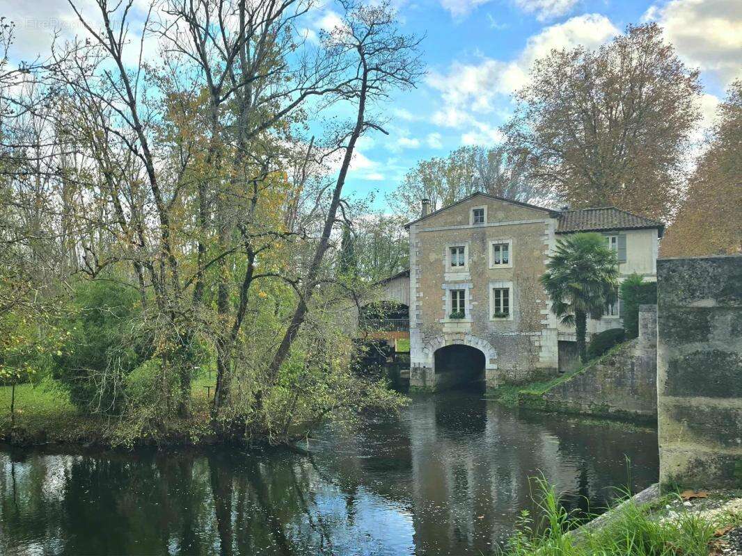 Maison à VILLETOUREIX