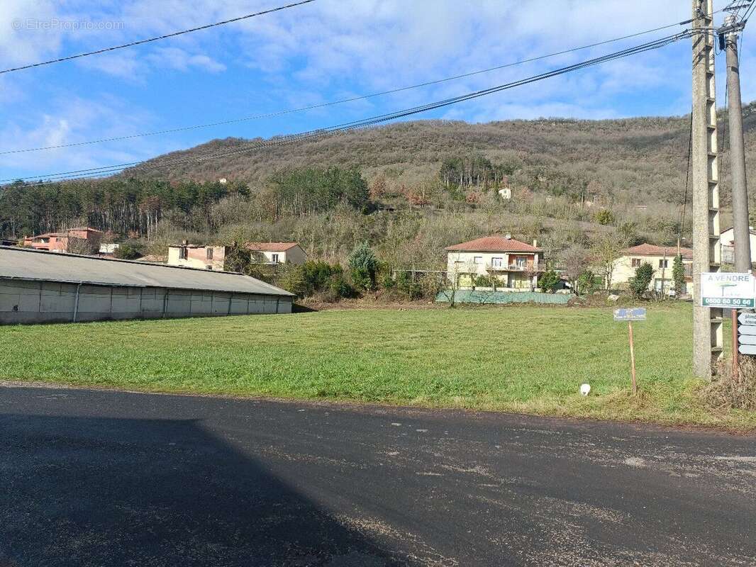 Bâtiment agricole plus terrain constructible - photo 8
