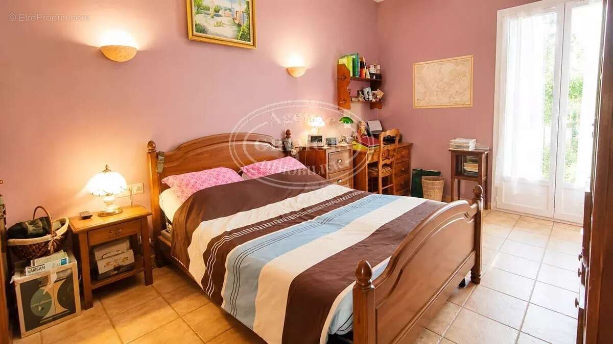 Villa de 110m² terrain de 677m² avec piscine et garage - photo 6