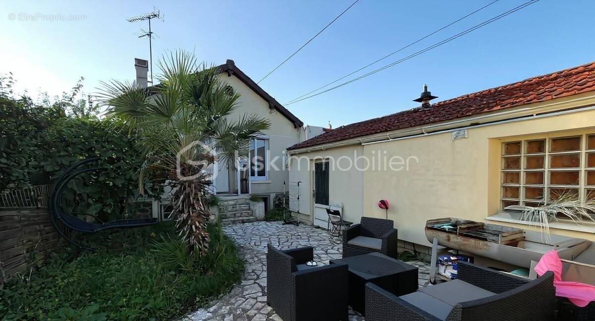 Maison à LES PAVILLONS-SOUS-BOIS