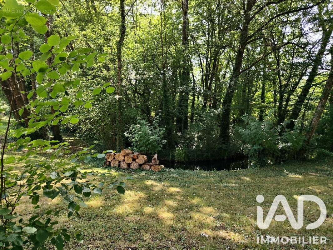 Maison 223 m² à Coutras  - photo 8