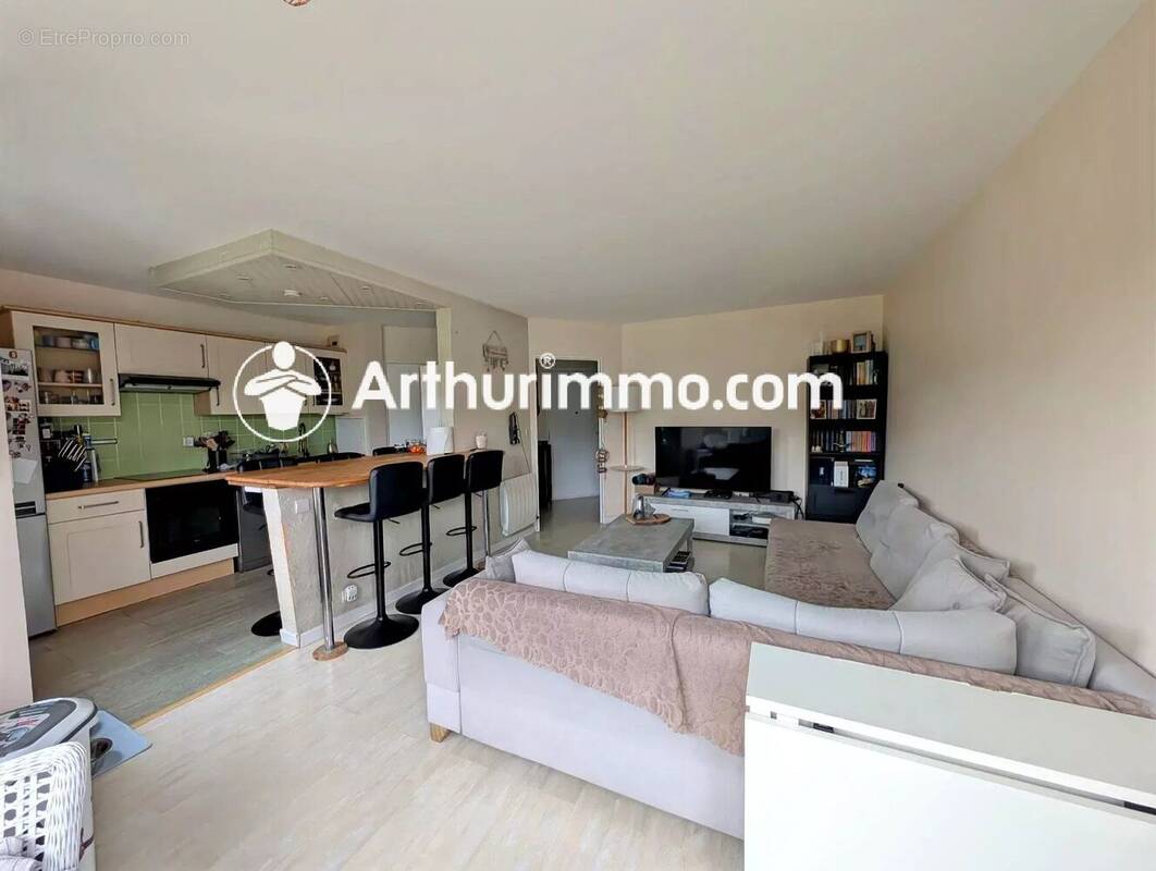 Appartement à SAVIGNY-LE-TEMPLE