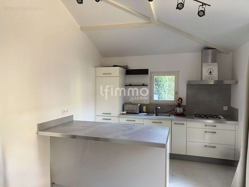 Girondine 4 chambres centre ville - photo 10