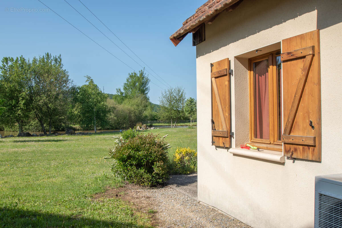 Maison à LACAPELLE-MARIVAL