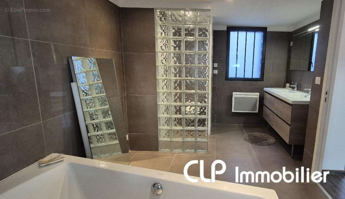 Appartement à BOURG-SAINT-ANDEOL